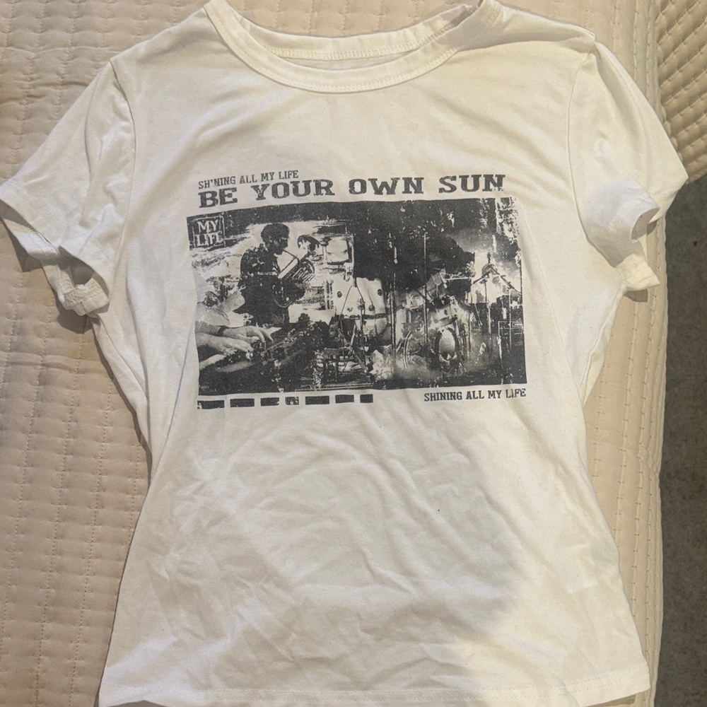 SHEIN White Graphic Tee - Short Sleeve